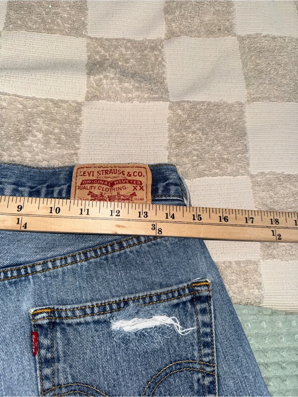 Levi’s 501 Distressed Blue Denim Women’s‎ Shorts size 30